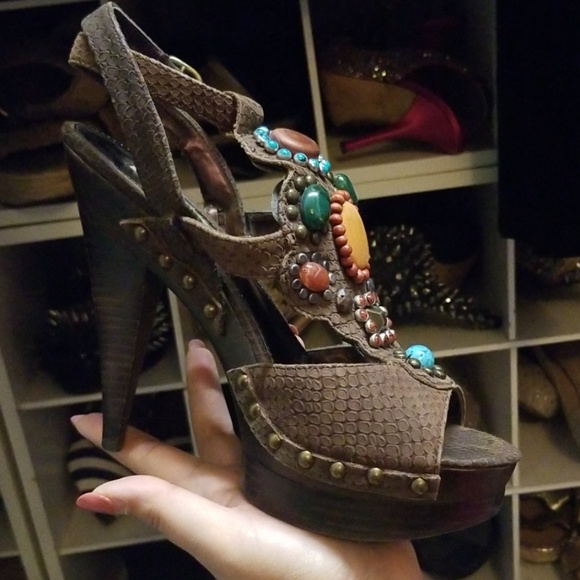 Steve Madden Boho Brown Ankle Heel Pump - Picture 2 of 4